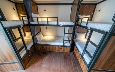10인용 혼성 도미토리 침대 — Mad Monkey Hanoi Hostel