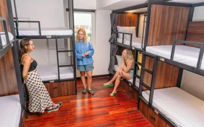 10인용 혼성 도미토리 침대 — Mad Monkey Hanoi Hostel